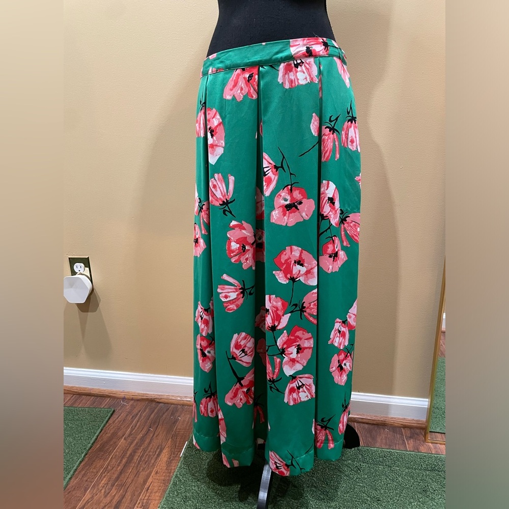 Green Skirt Pink Flowers 10 Poppy Cherry Blossoms Spring Summer Corporate Party